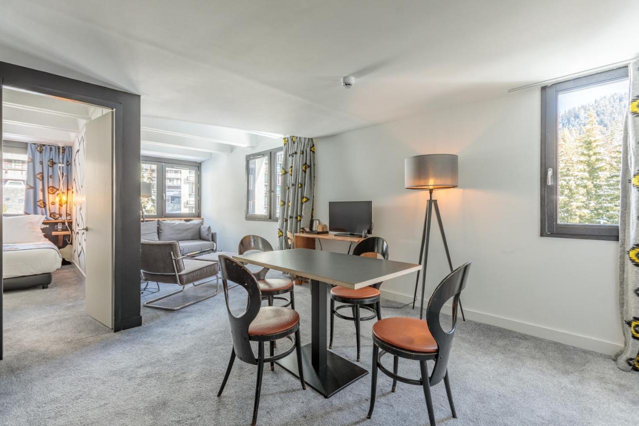 Hotel Terminal Neige – Totem